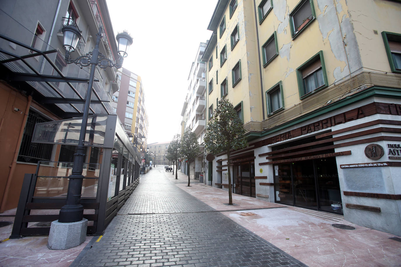 Los asturianos siguen viviendo bajo las restricciones que impone el Estado de Alarma por el coronavirus 