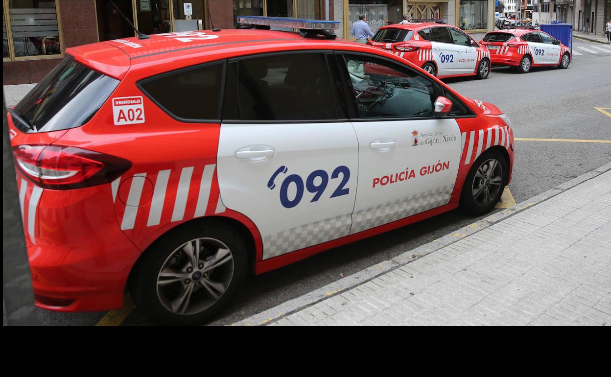 Coronavirus | Detenido un conductor en Gijón al circular sin motivos, acompañado y sin puntos en el carnet