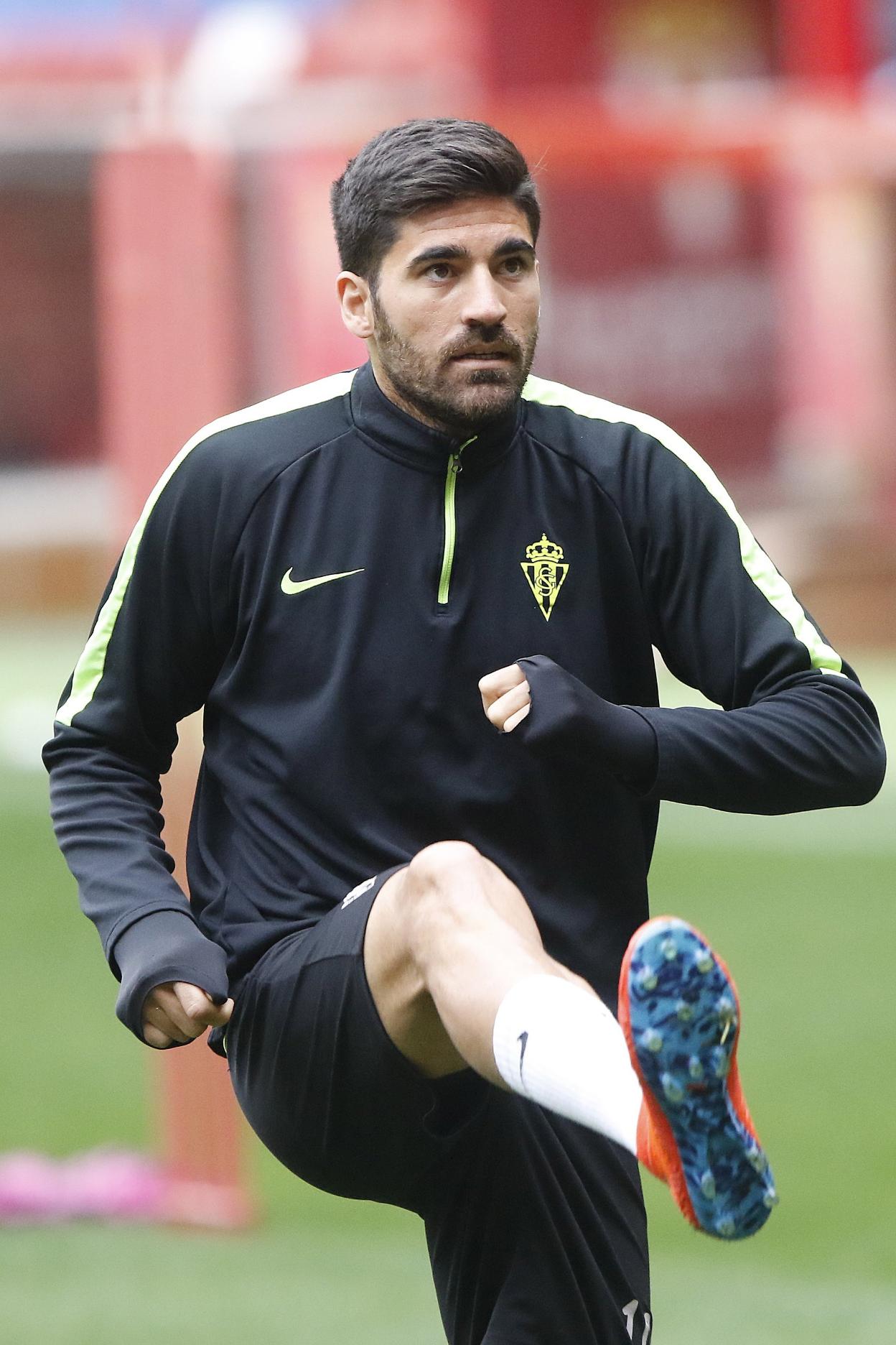 Carlos Carmona fue el encargado de poner voz a la plantilla. 