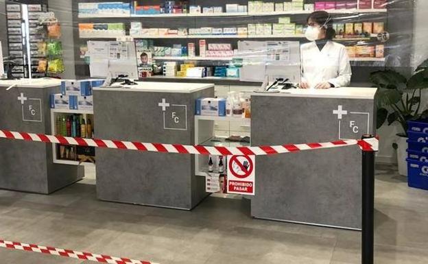 Coronavirus en Asturias | Los farmacéuticos, indignados: «Atendemos en primera línea»