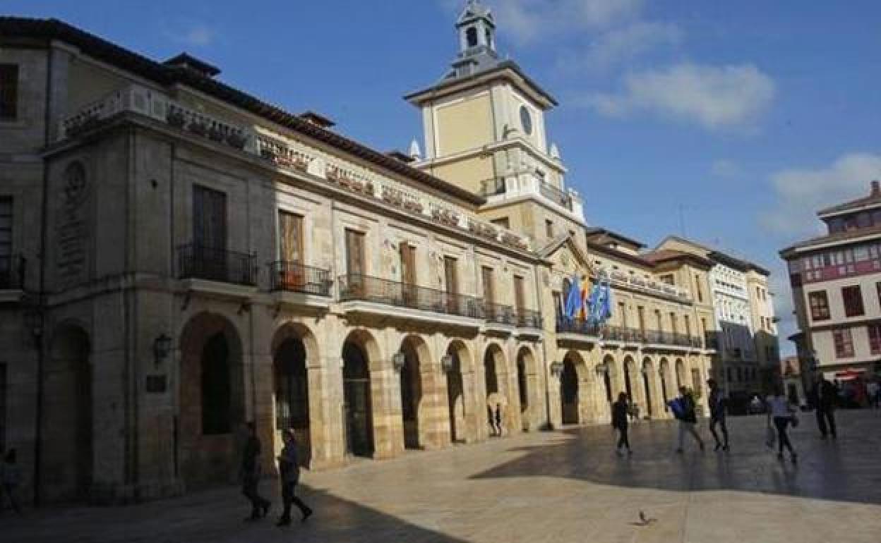 Las AMPAS de Oviedo reclaman los cheques de comida anunciados por el Ayuntamiento
