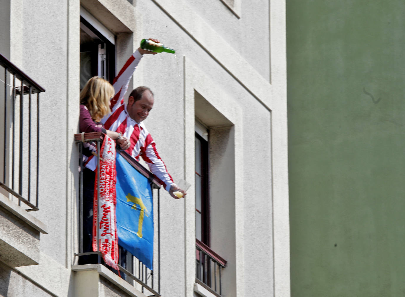 Fotos: El derbi en los balcones