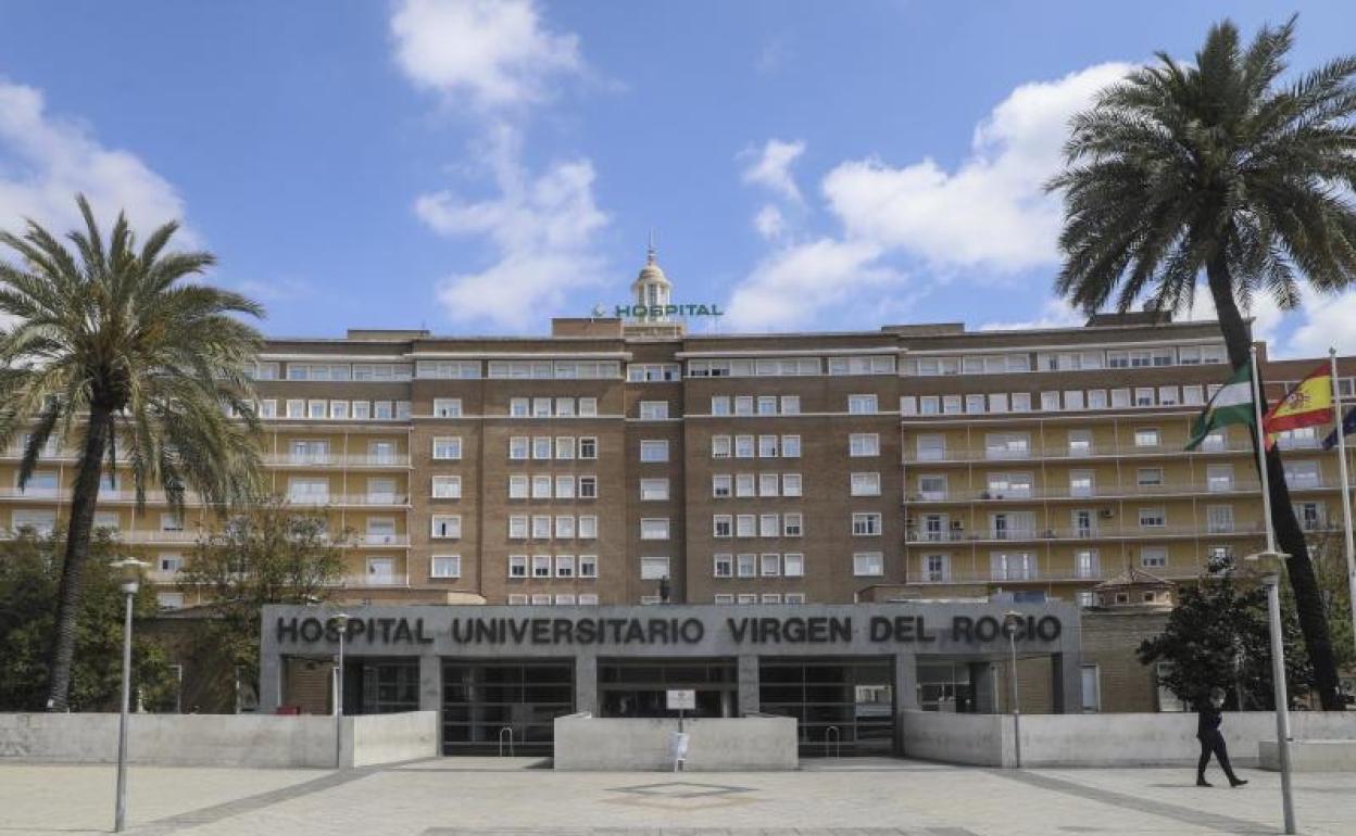 Fachada del Hospital Universitario Virgen del Rocío de Sevilla.