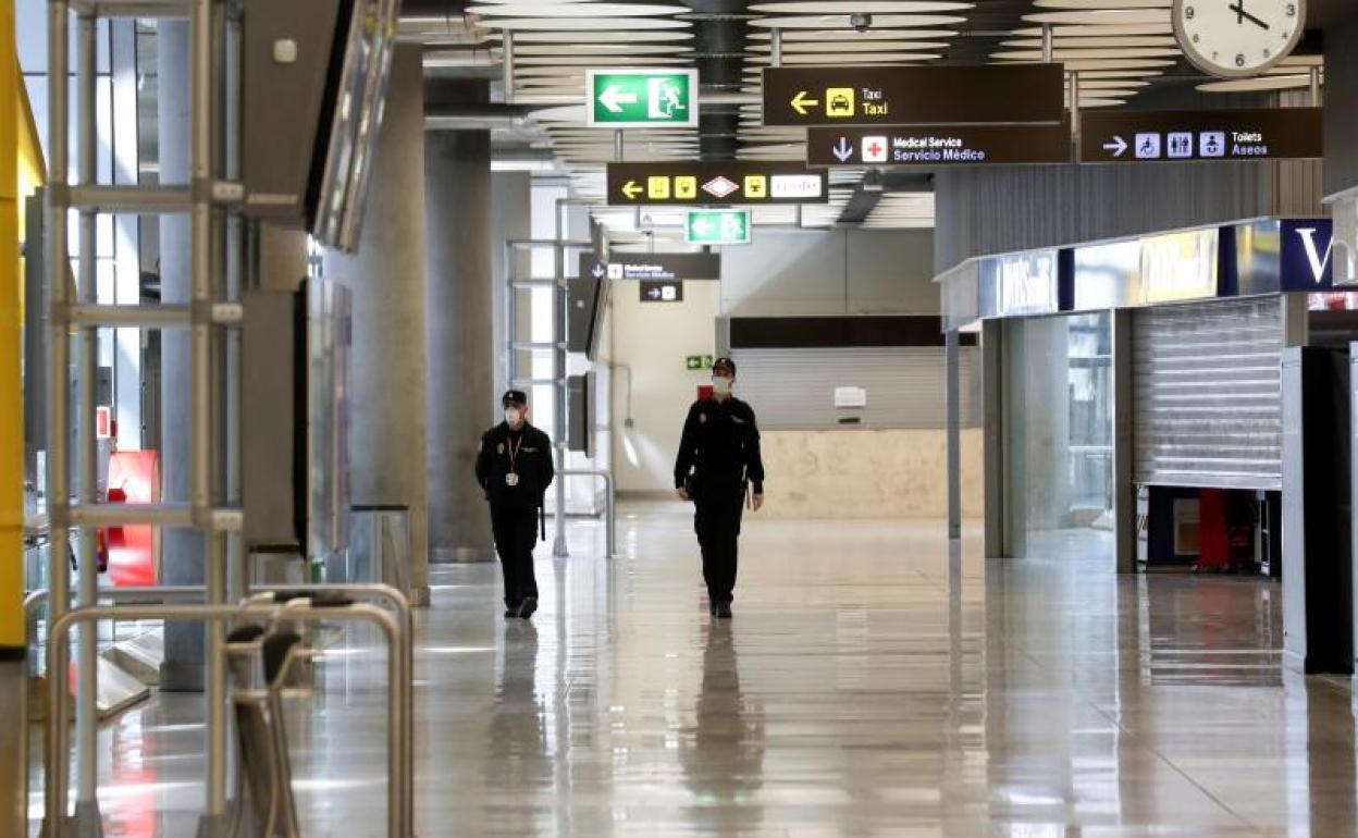 Vista interior de la Terminal 4 del aeropuerto Adolfo Suárez Madrid Barajas.