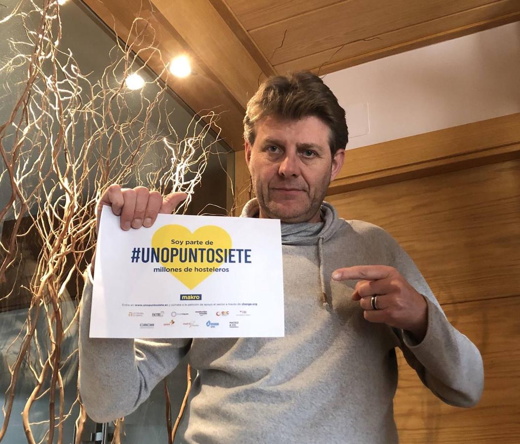 Pedro Mario, cocinero que heredó el oficio de sus padres y ahora está al frente de El Ermitaño.