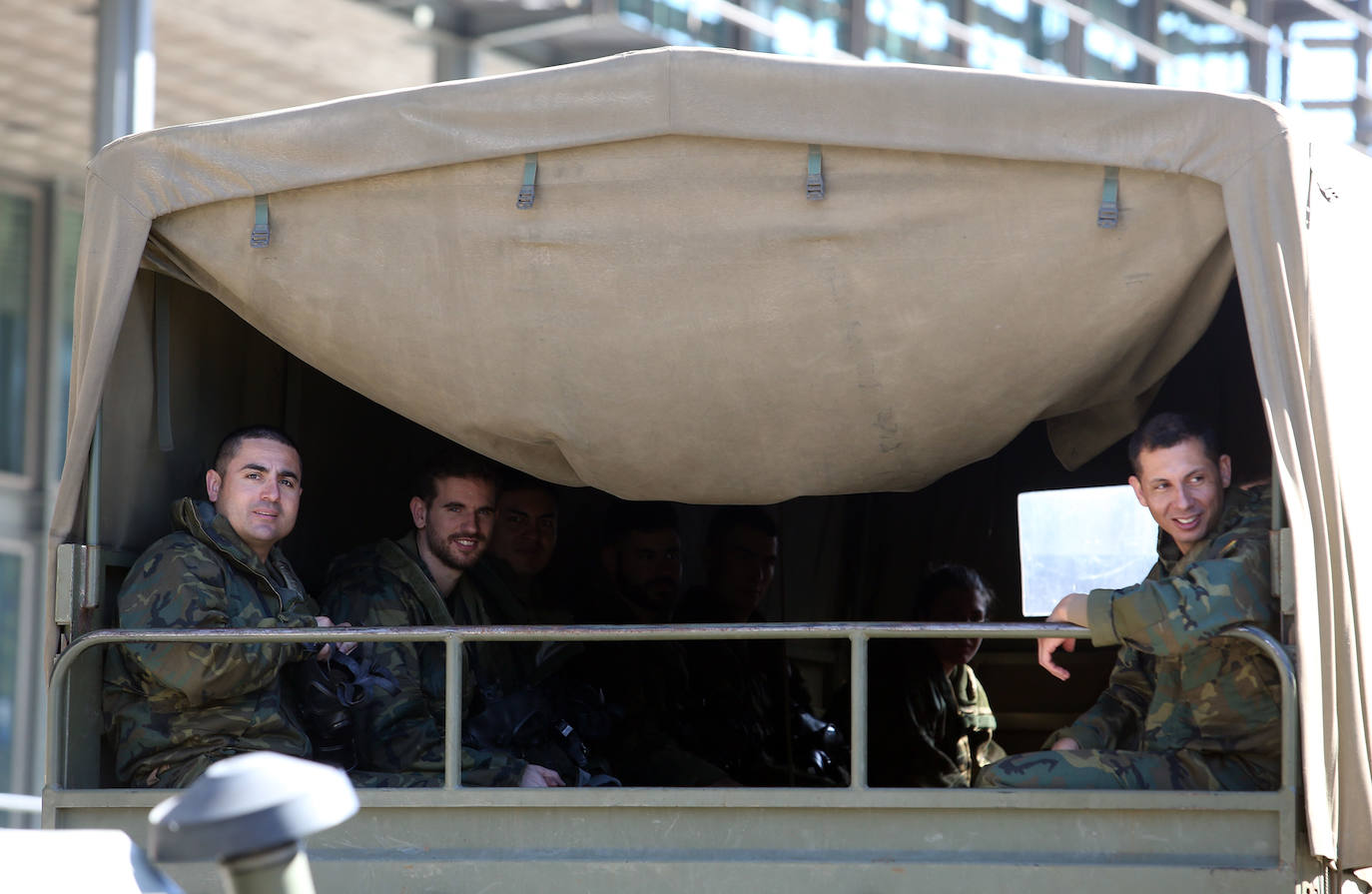 El Ejército ha vuelto a desplegarse en varias zonas del Principado de Asturias para apoyar en las labores de desinfección frente al coronavirus. 