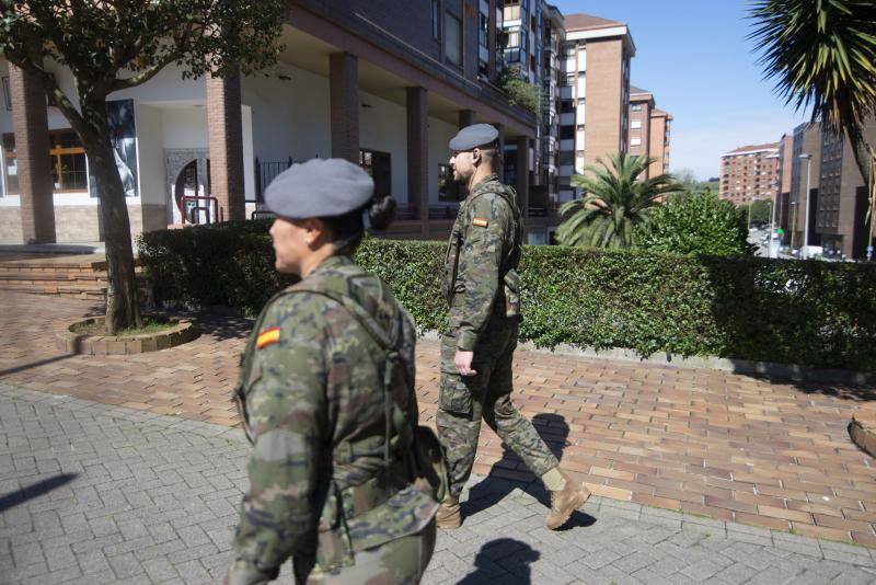 El Ejército ha vuelto a desplegarse en varias zonas del Principado de Asturias para apoyar en las labores de desinfección frente al coronavirus. 