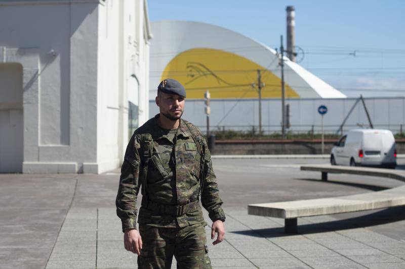 El Ejército ha vuelto a desplegarse en varias zonas del Principado de Asturias para apoyar en las labores de desinfección frente al coronavirus. 