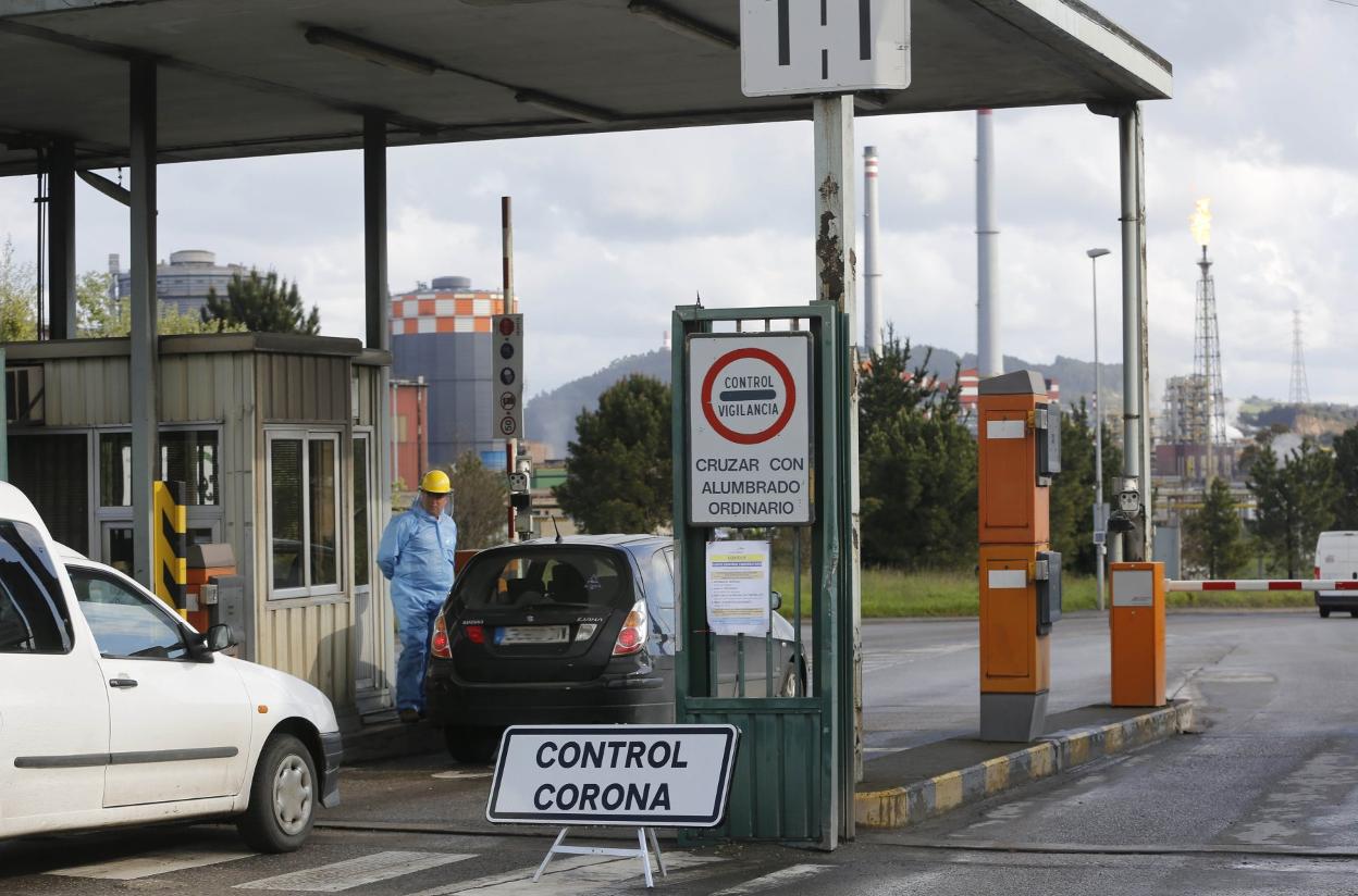 El control de entrada a las instalaciones de Arcelor cada vez es más estricto. 