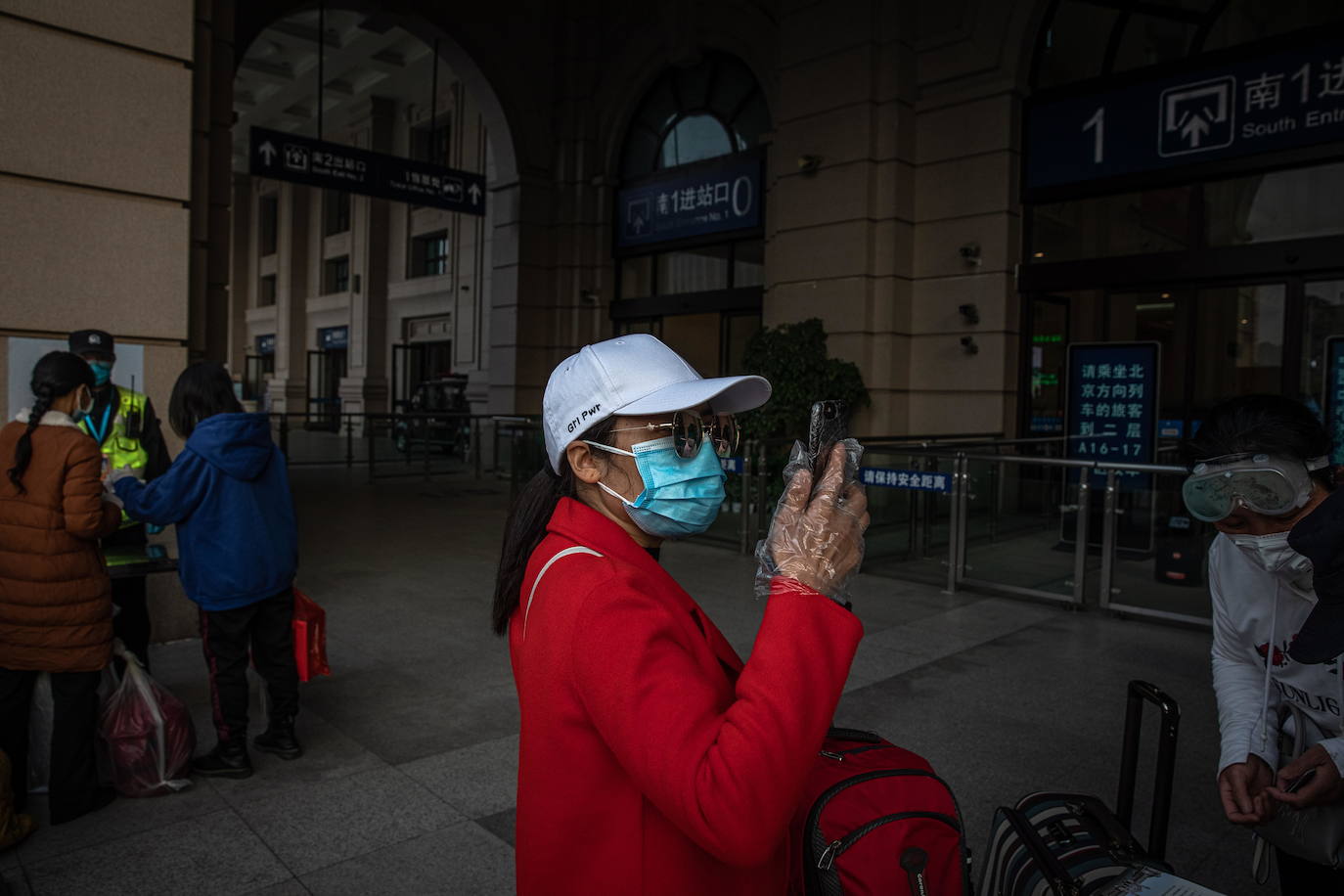 En Wuhan, ciudad china donde comenzó la pandemia, se han levantado las restricciones que mantuvieron cerrada la urbe durante 76 días y poco a poco se va recuperando la normalidad