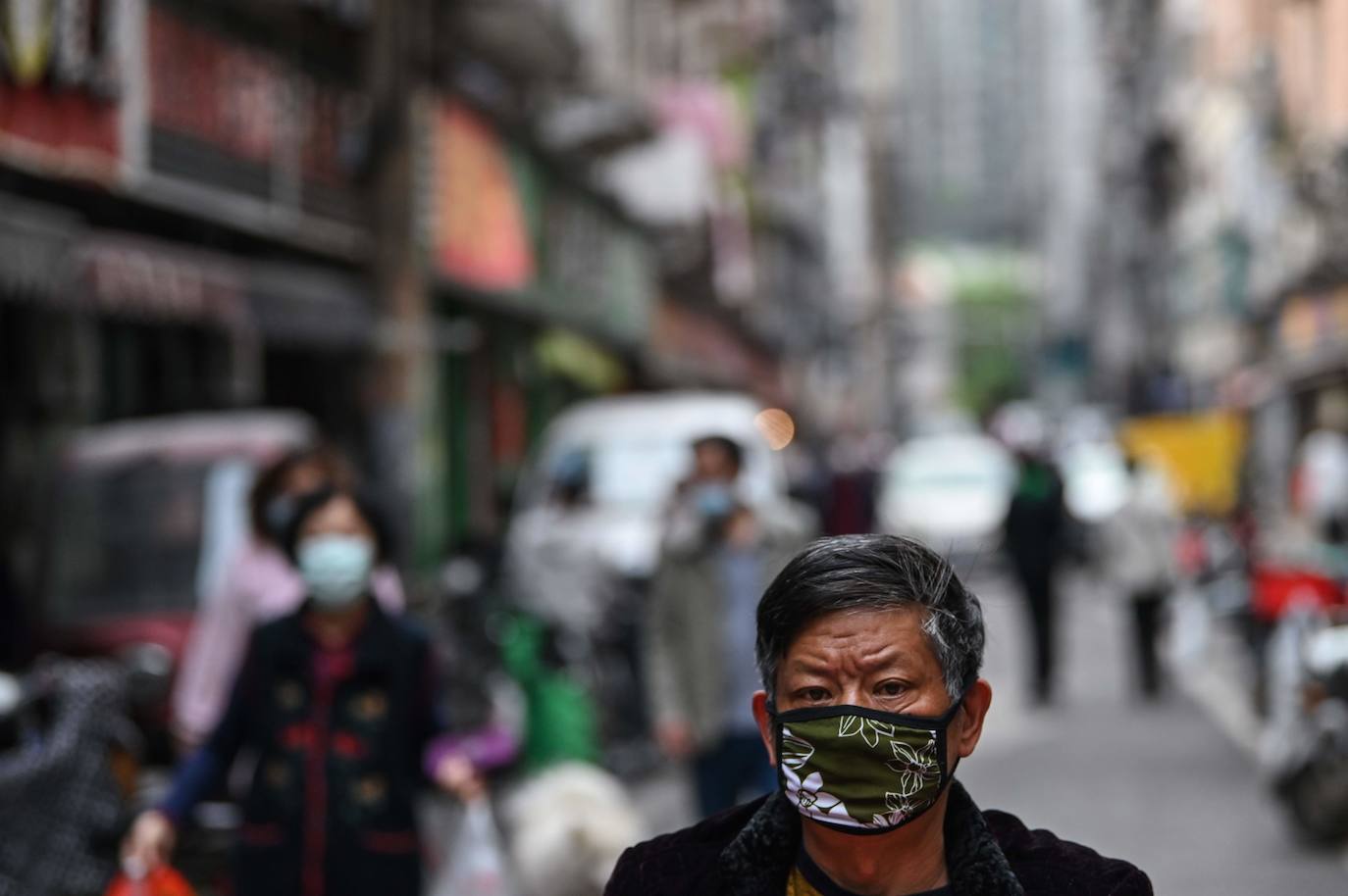 En Wuhan, ciudad china donde comenzó la pandemia, se han levantado las restricciones que mantuvieron cerrada la urbe durante 76 días y poco a poco se va recuperando la normalidad