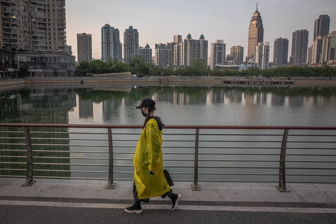 En Wuhan, ciudad china donde comenzó la pandemia, se han levantado las restricciones que mantuvieron cerrada la urbe durante 76 días y poco a poco se va recuperando la normalidad