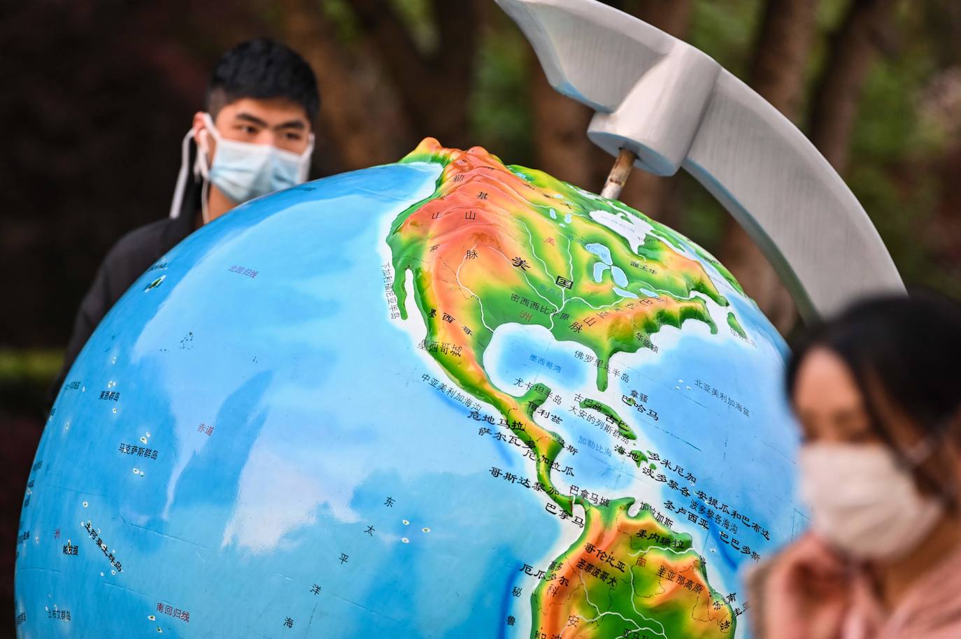 En Wuhan, ciudad china donde comenzó la pandemia, se han levantado las restricciones que mantuvieron cerrada la urbe durante 76 días y poco a poco se va recuperando la normalidad