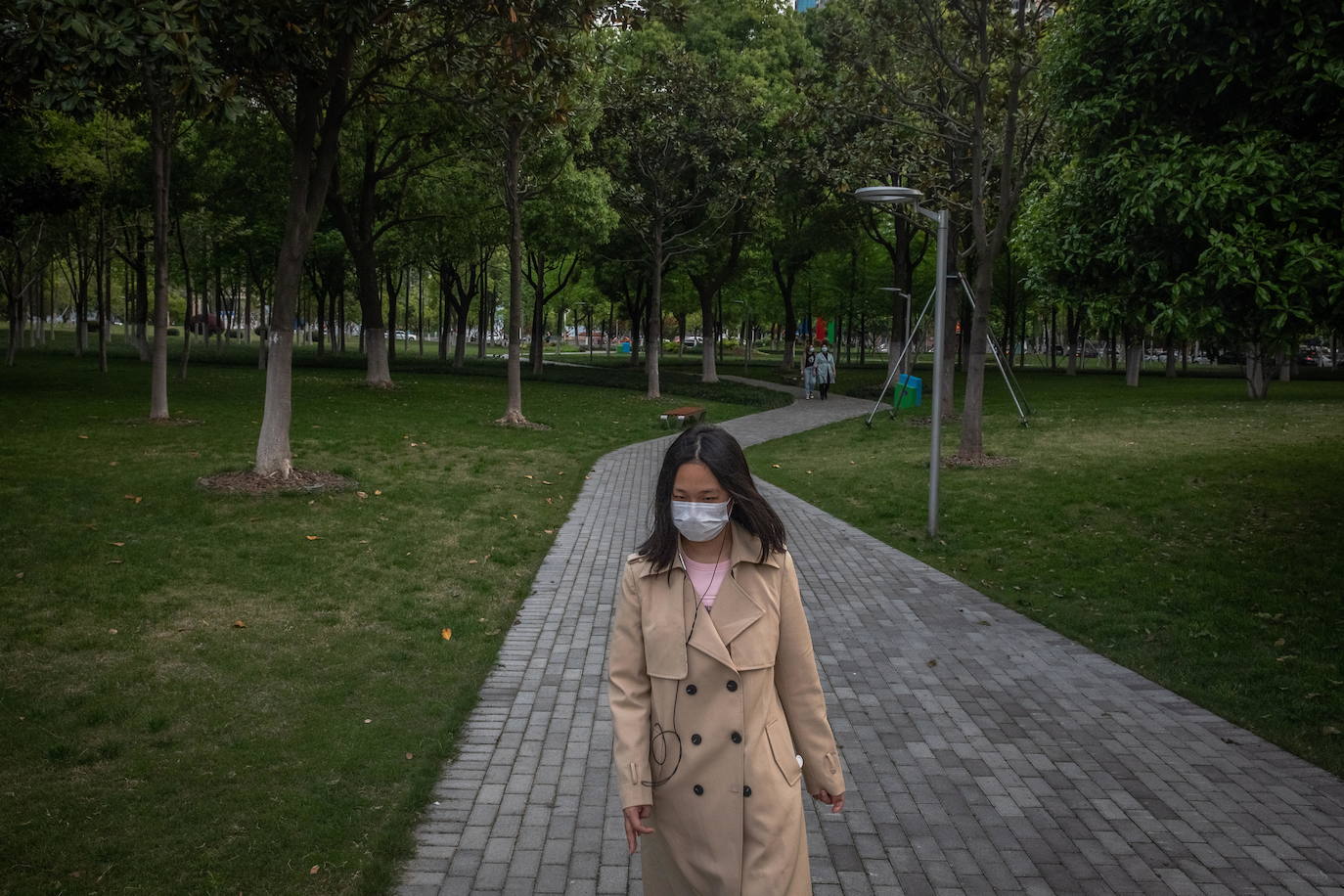 En Wuhan, ciudad china donde comenzó la pandemia, se han levantado las restricciones que mantuvieron cerrada la urbe durante 76 días y poco a poco se va recuperando la normalidad