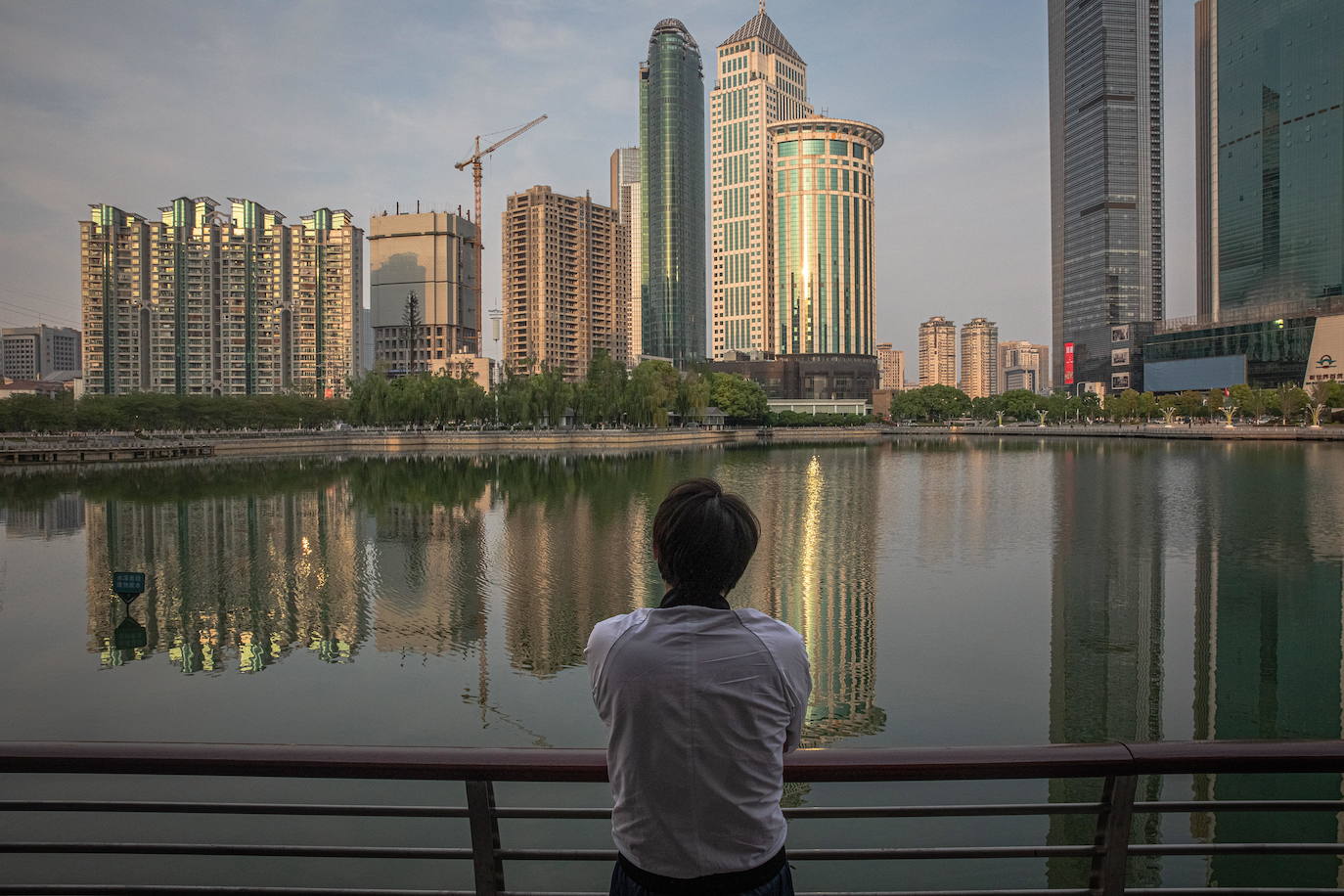 En Wuhan, ciudad china donde comenzó la pandemia, se han levantado las restricciones que mantuvieron cerrada la urbe durante 76 días y poco a poco se va recuperando la normalidad
