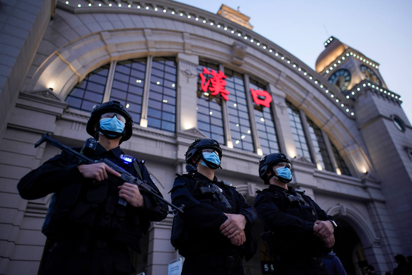En Wuhan, ciudad china donde comenzó la pandemia, se han levantado las restricciones que mantuvieron cerrada la urbe durante 76 días y poco a poco se va recuperando la normalidad