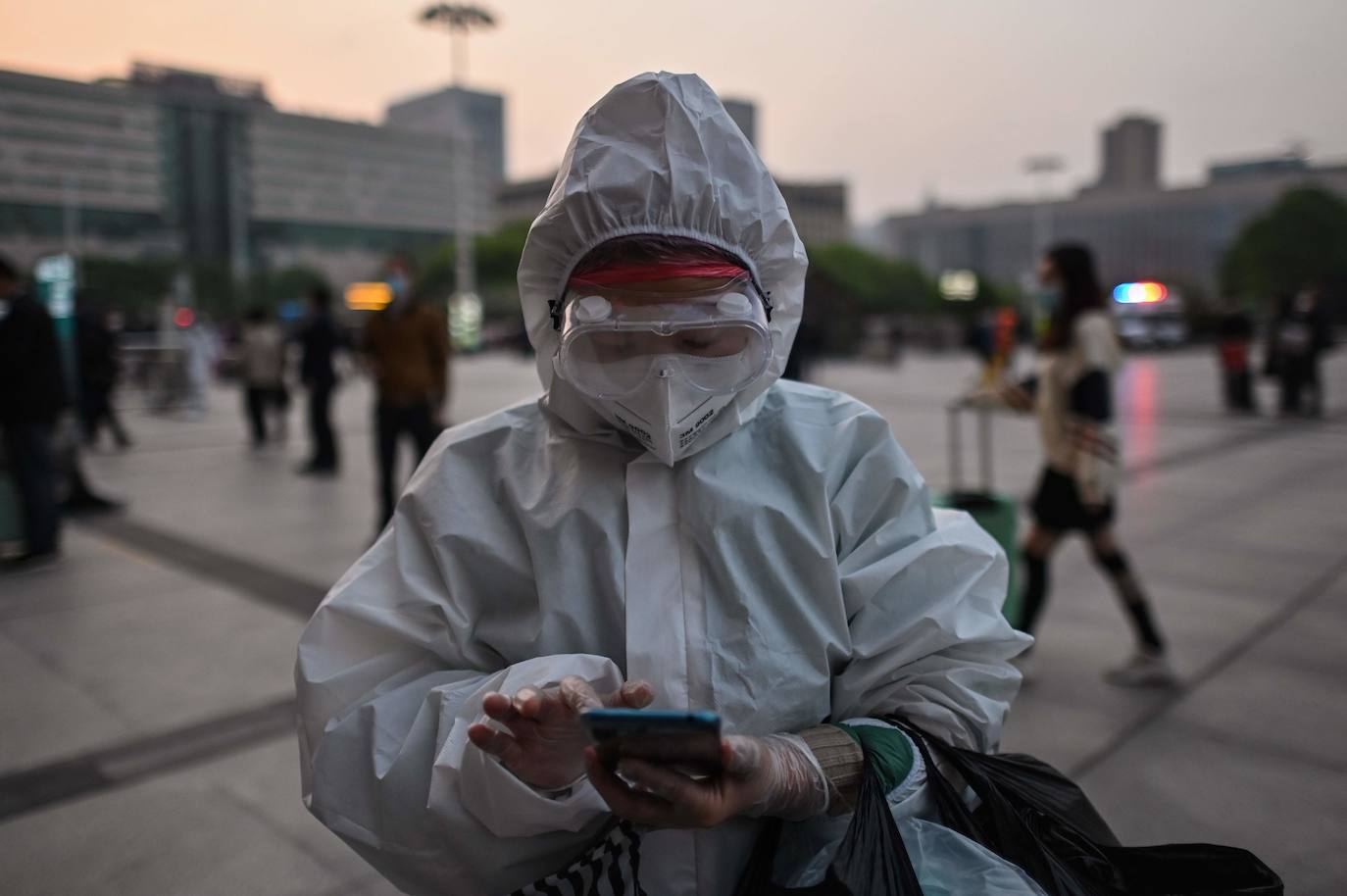 En Wuhan, ciudad china donde comenzó la pandemia, se han levantado las restricciones que mantuvieron cerrada la urbe durante 76 días y poco a poco se va recuperando la normalidad