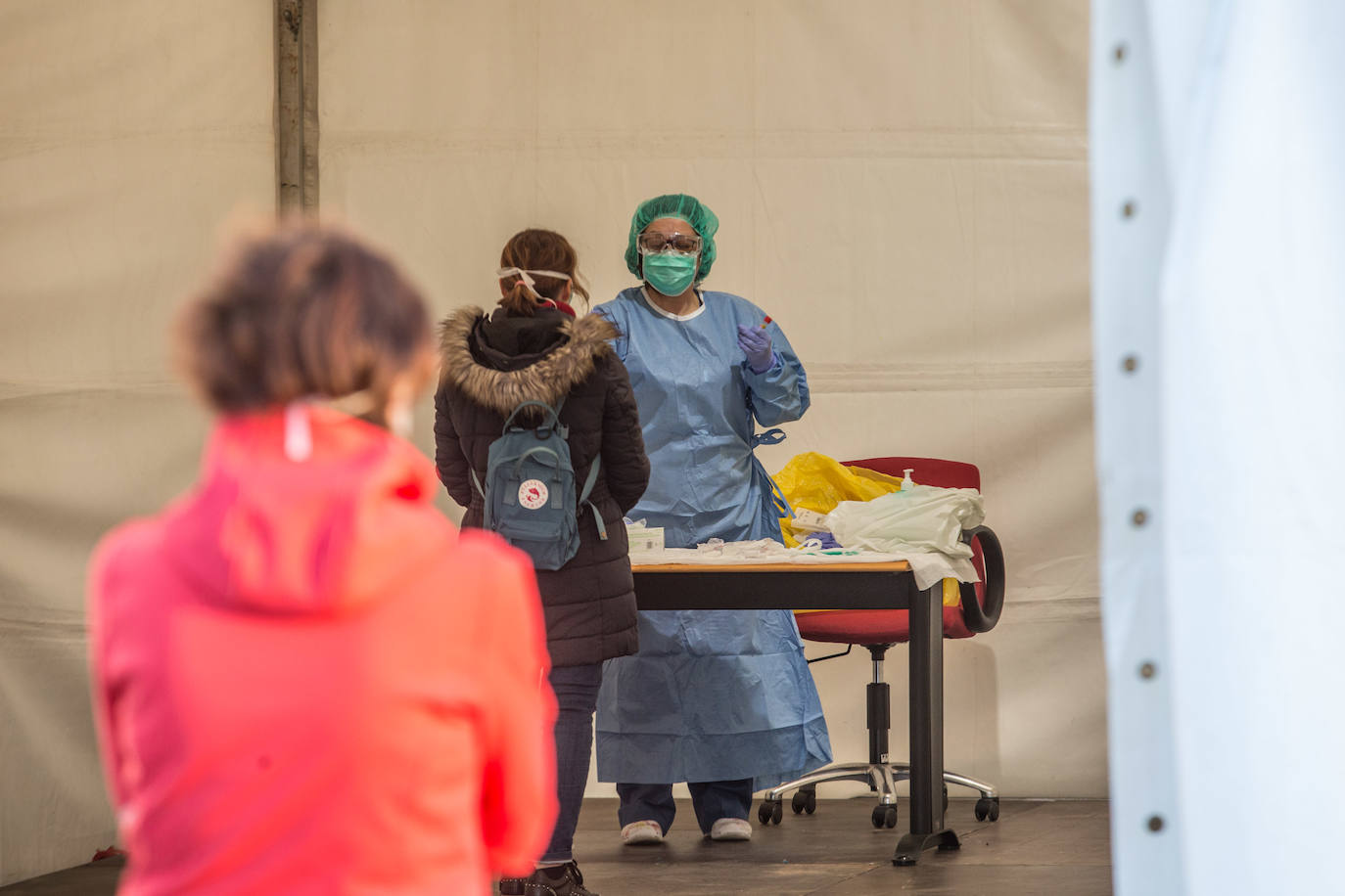 La pandemia ha dejado calles vacías, momentos trágicos y gestos de esperanza en una región que lucha contra la enfermedad.