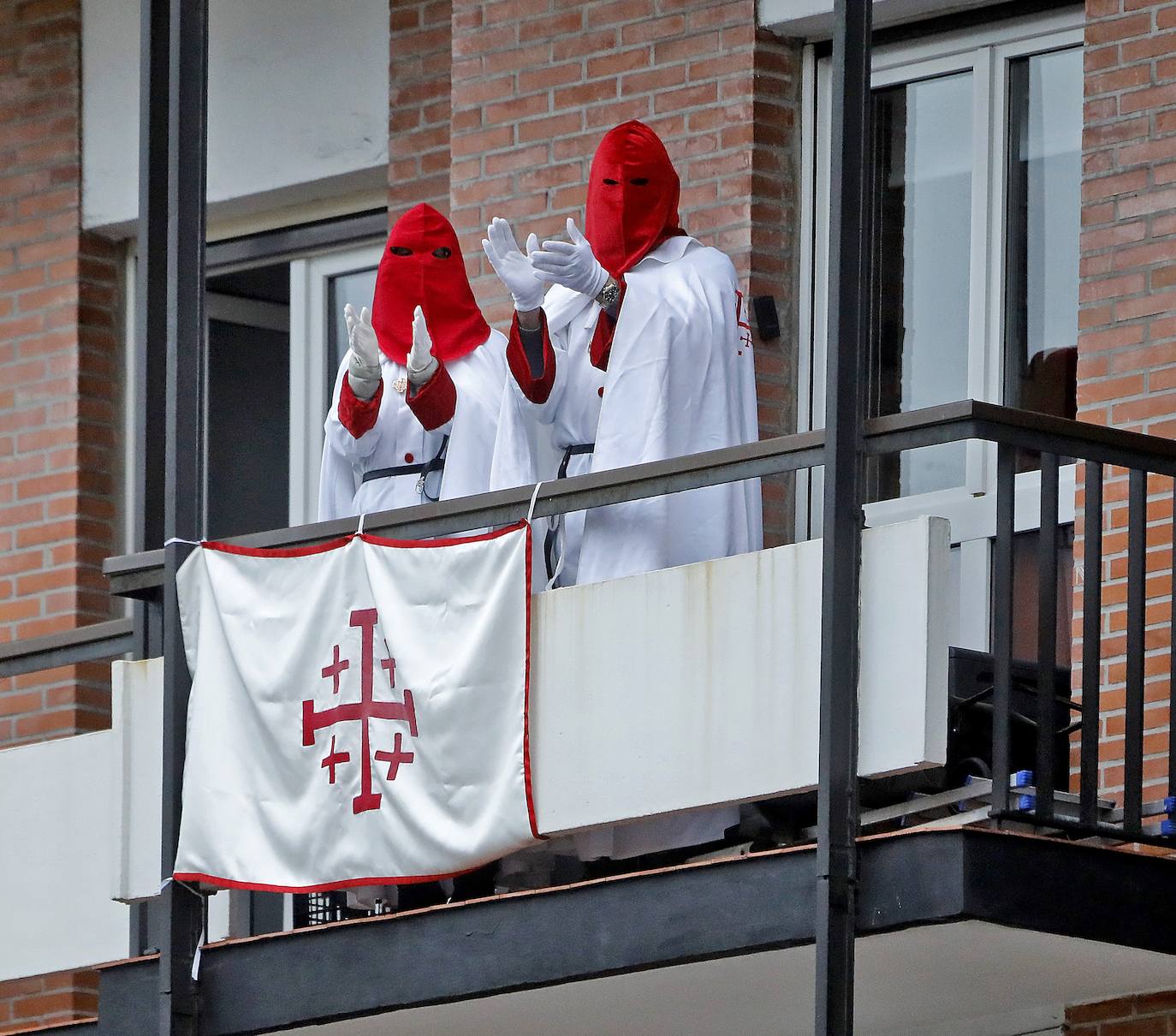 La pandemia ha dejado calles vacías, momentos trágicos y gestos de esperanza en una región que lucha contra la enfermedad.