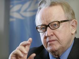 l expresidente finlandés y premio Nobel de la Paz Martti Ahtisaari, de 82 años, tiene coronavirus. 