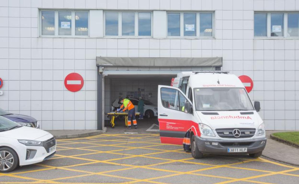 La entrada a Urgencias del San Agustín. 