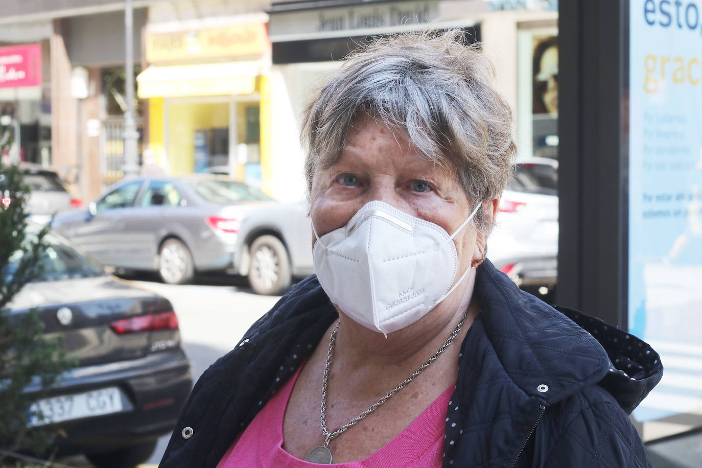 Fotos: Los tipos de mascarillas con los que los asturianos salen a la calle