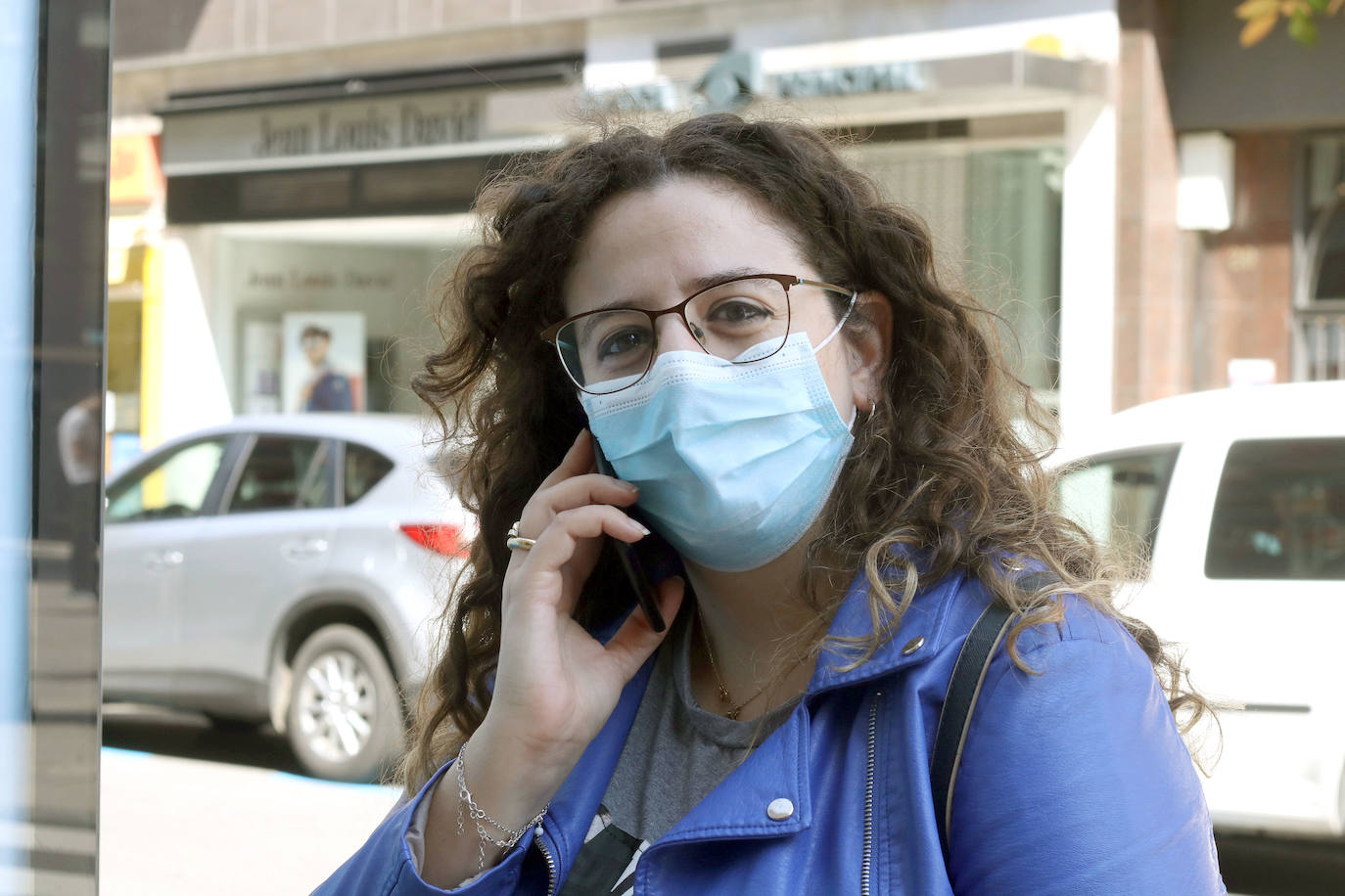 Fotos: Los tipos de mascarillas con los que los asturianos salen a la calle