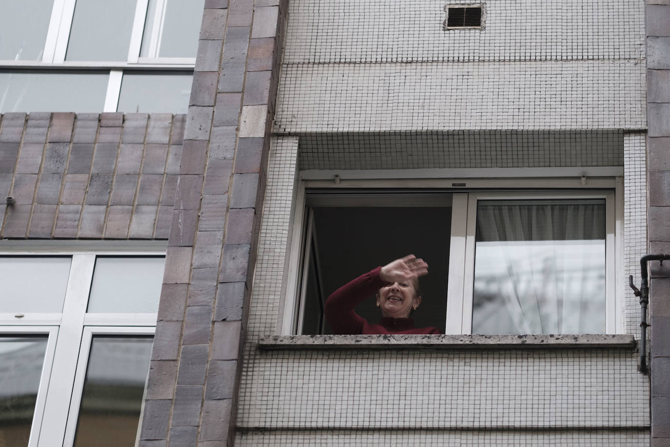 Oviedo y Gijón celebraron este viernes un multitudinario escanciado, en donde no solo hubo sidra. En esta 'fiesta' tampoco faltó la música y unos balcones engalanados para la ocasión.