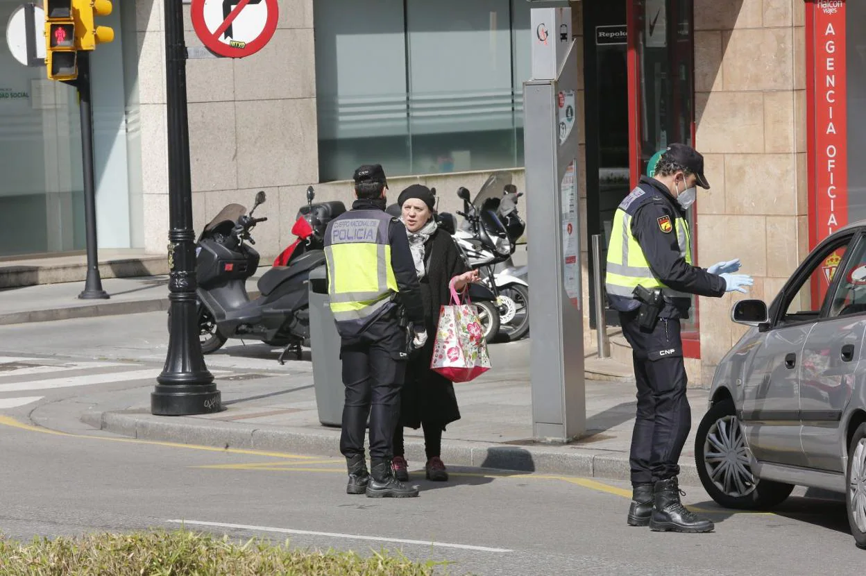 Coronavirus en Asturias | «Señor agente, solo vine a coger unas ortigas» |  El Comercio: Diario de Asturias