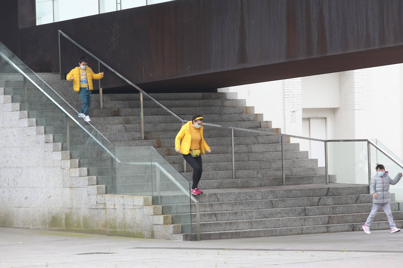 Pocos han sido los más pequeños que han salido a dar un paseo por las adversas condiciones meteorológicas