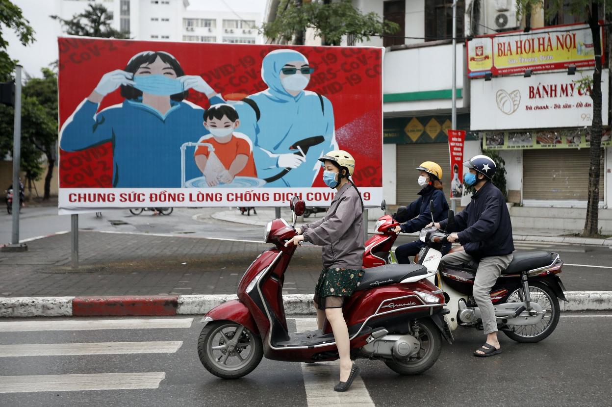 Artistas nacionales han contribuido a la campaña de prevención contra el coronavirus con el diseño de carteles llamativos. 