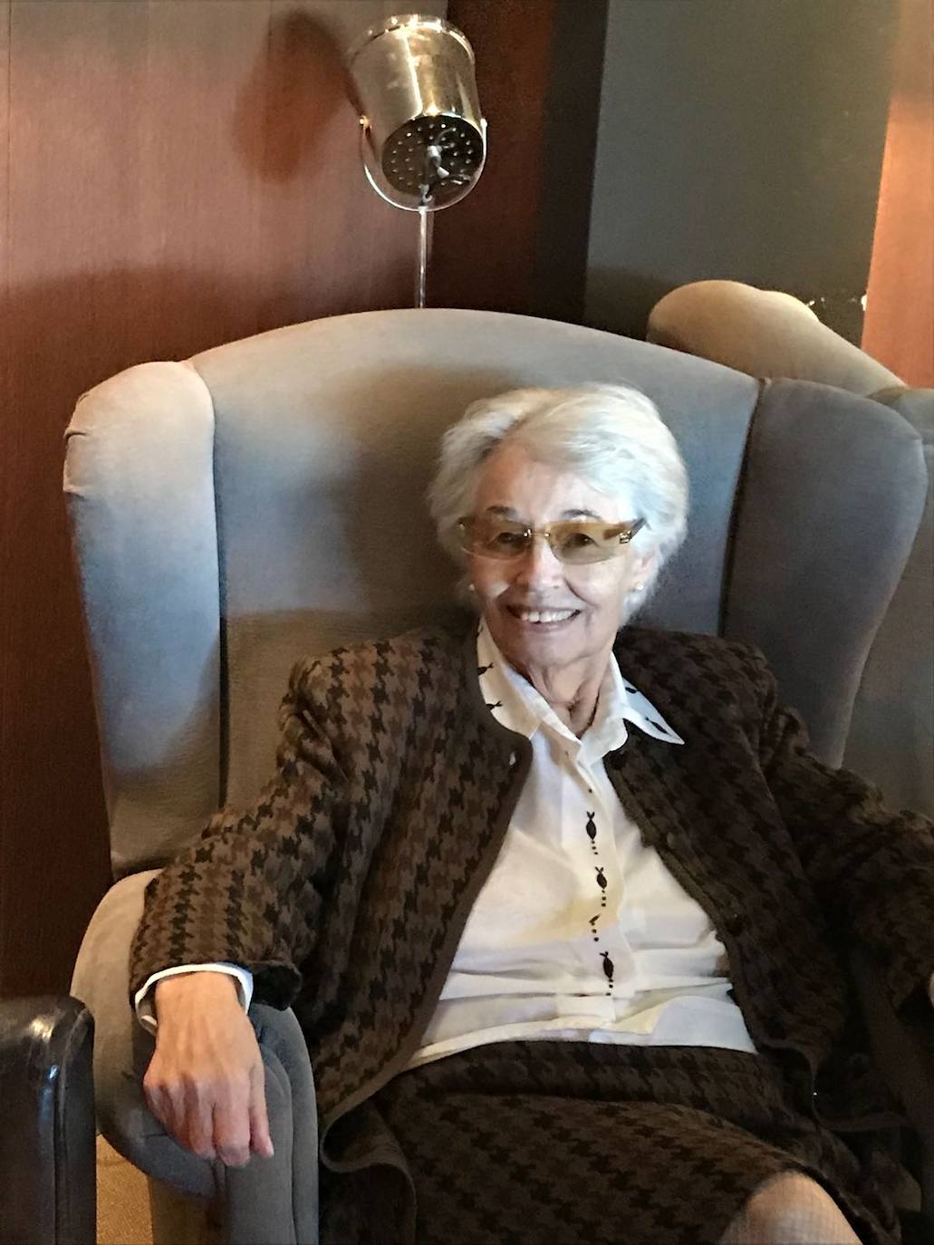 Muchas felicidades mami. Felices de que estés con nosotros.