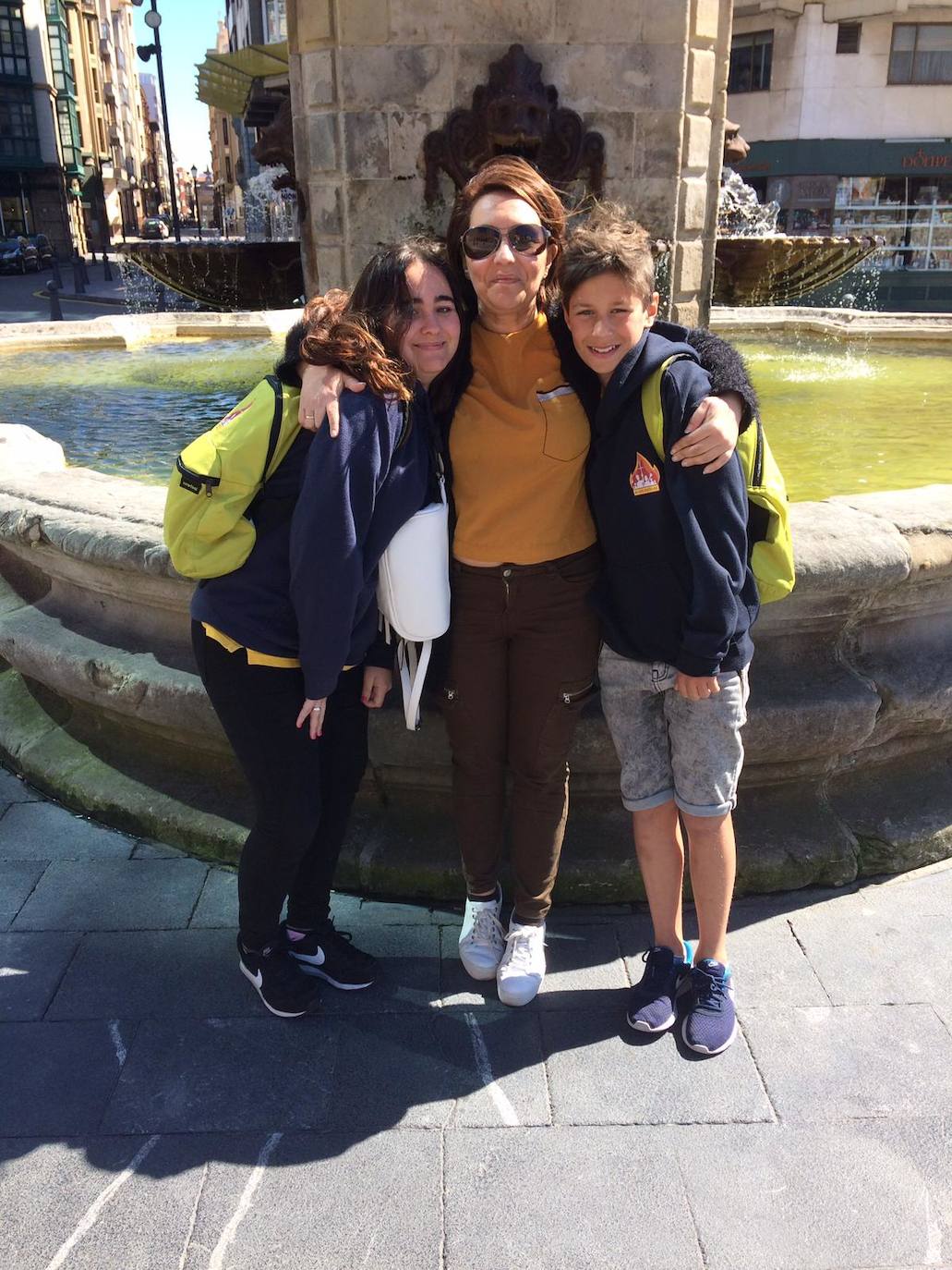 Felicidades mamá, eres lo más grande te queremos!!!