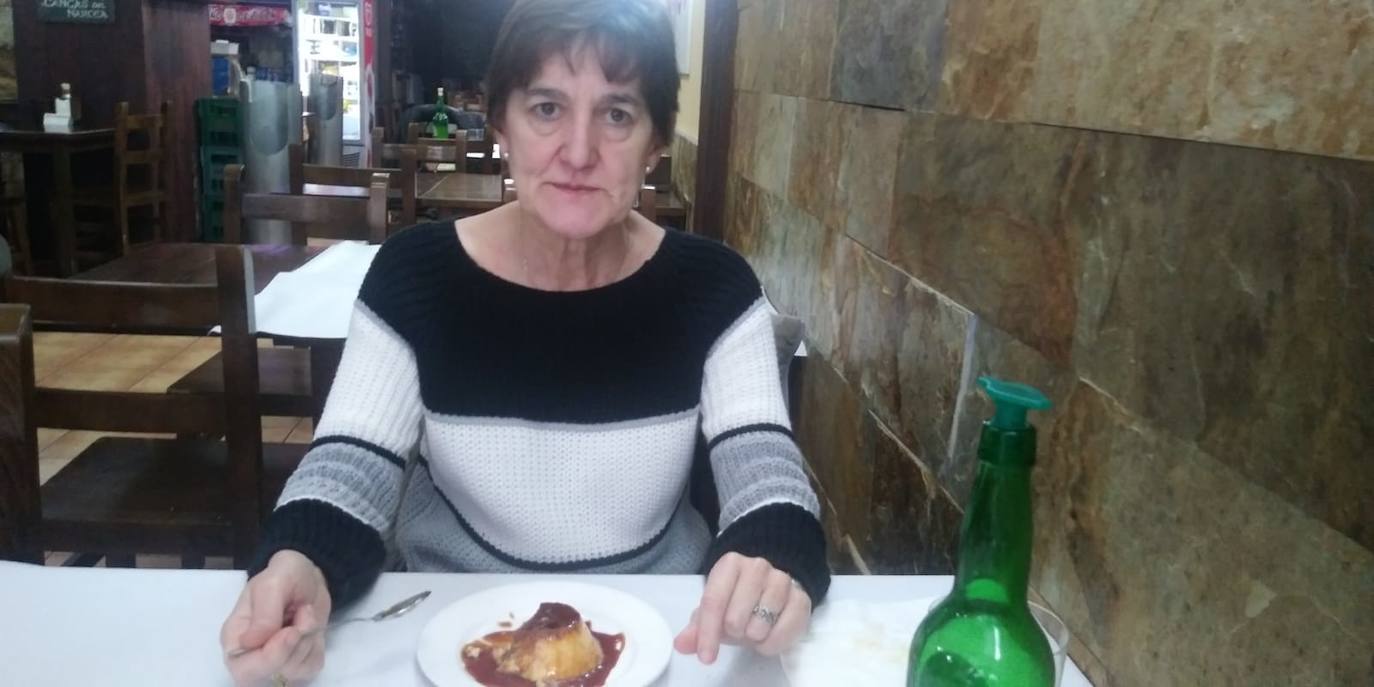 ¡Felicidades mamá! Pronto volveremos a vernos todos. Un beso. Te quiero