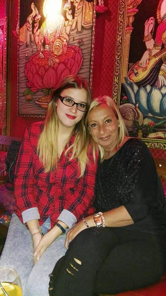 ¡Feliz día de la madre! Gracias por ser mi luz cálida y brillante. Te quiero mama