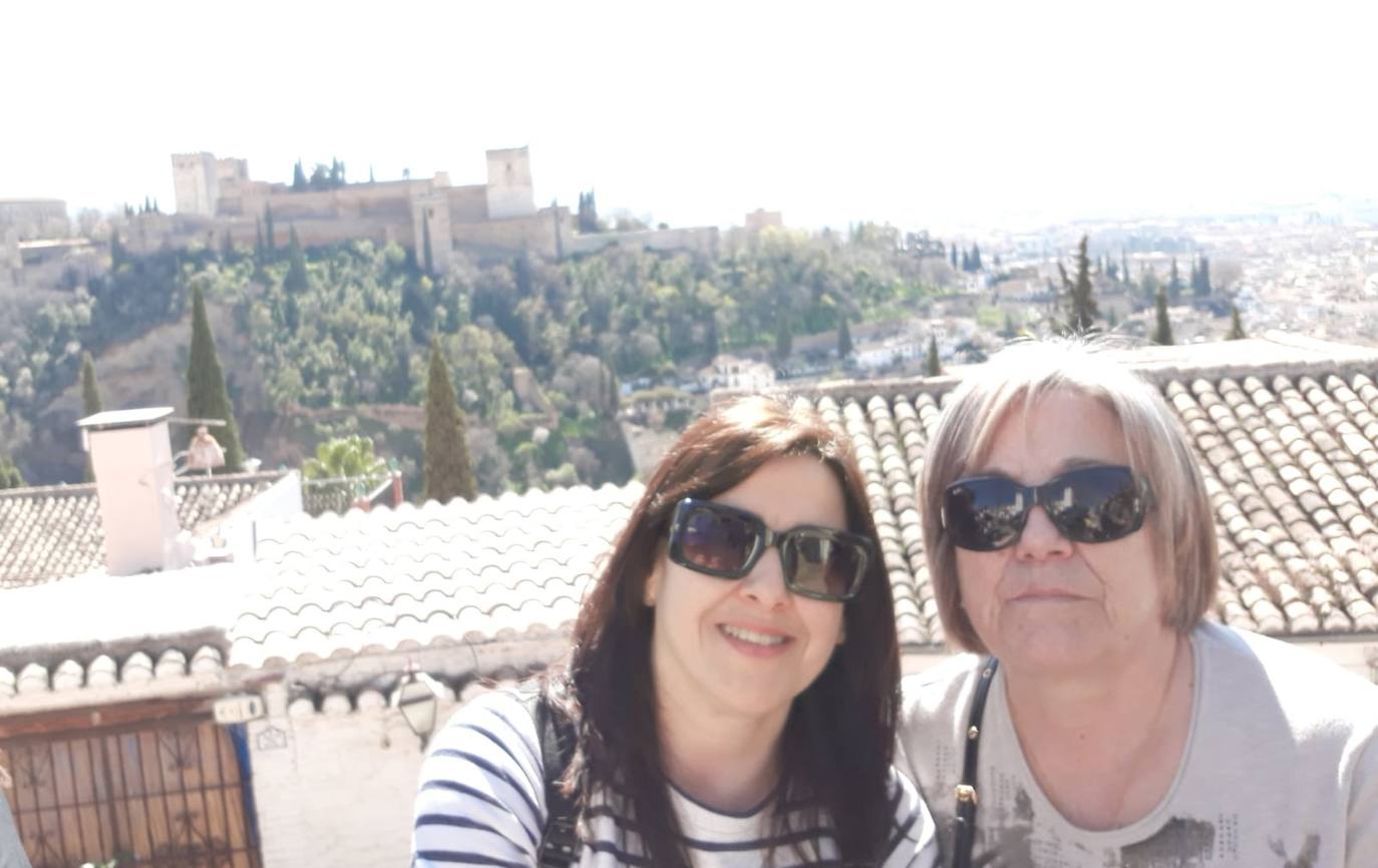 Por todos los momentos que nos quedan por disfrutar juntas... ¡¡¡TE QUIERO CON LOCURA, MAMI!!! Nunca podré agradecerte tu dedicación y amor incondicional.