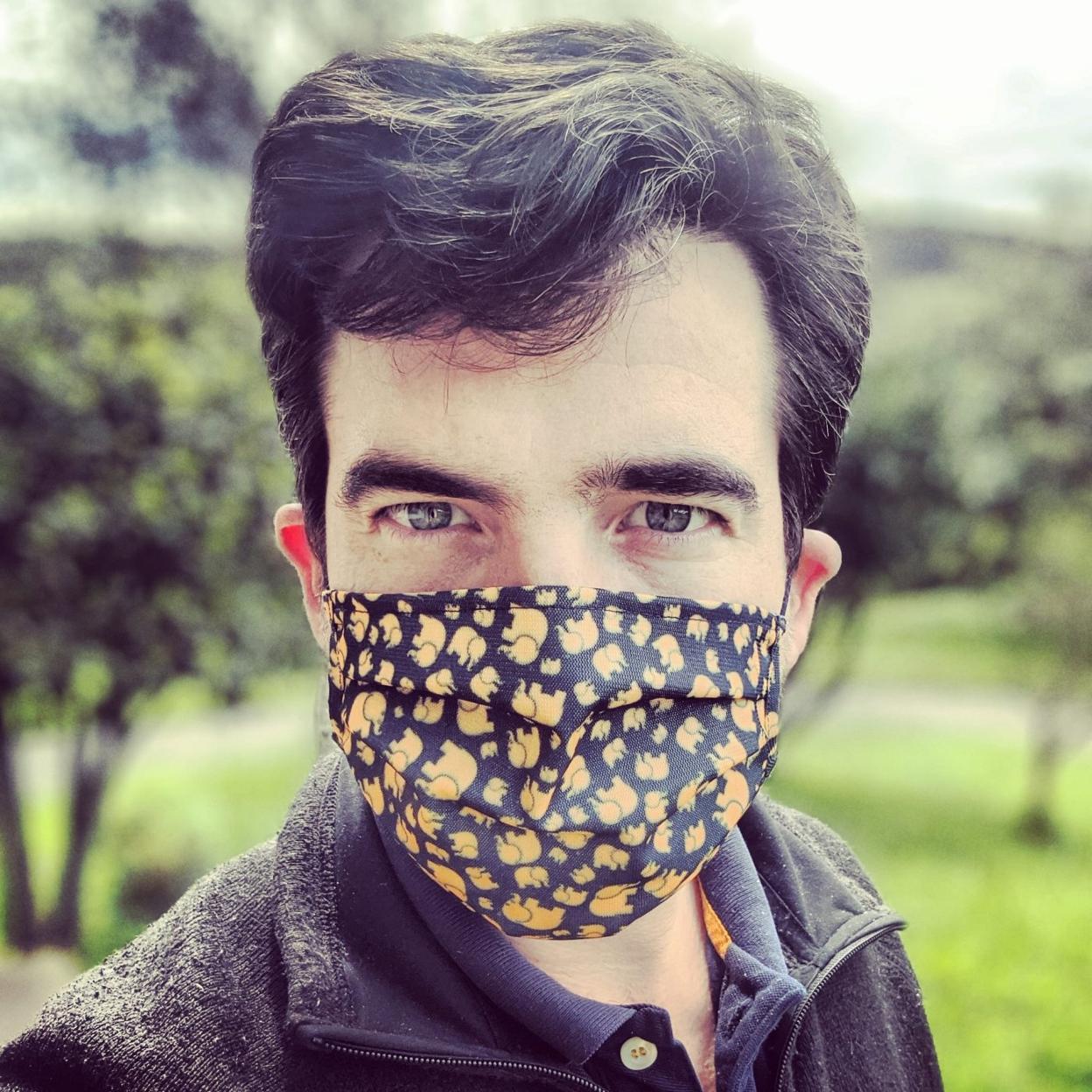 Bruno Sánchez-Andrade Nuño, con mascarilla. A la derecha, en una imagen reciente. 