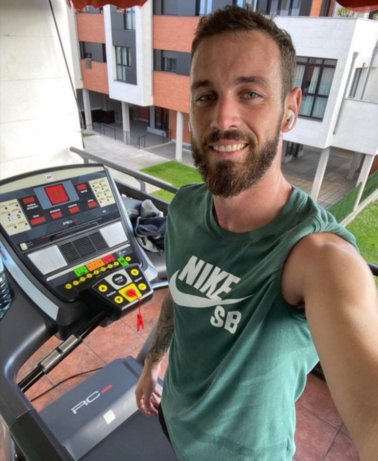 Álvaro Vázquez, después de entrenar en la cinta de correr.