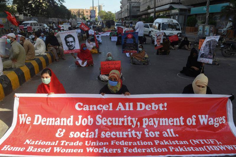 El coronavirus ha dejado imágenes insólitas durante las manifestaciones del 1 de mayo, Día del Trabajador, en todo el mundo. Eso sí, no ha podido con las protestas de países como Grecia, Turquía, Pakistán, Corea del Sur, Lituania o España.