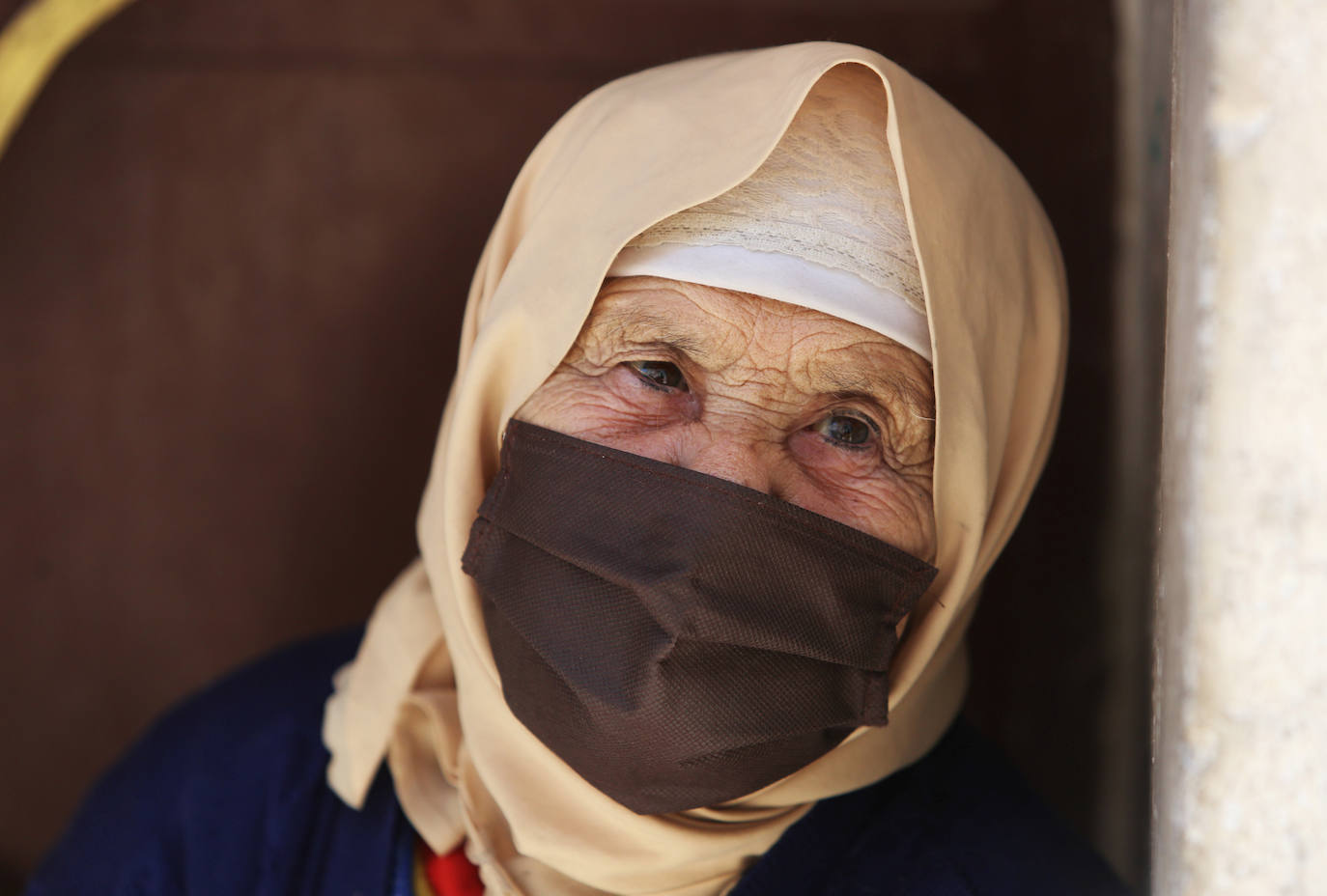 Las calles de todo el mundo se han llenado de las más variopintas mascarillas, desde las reivindicativas hasta la 'patriótica' mascarilla de la portavoz de Vox en el Congreso de los Diputados, Macarena Olona