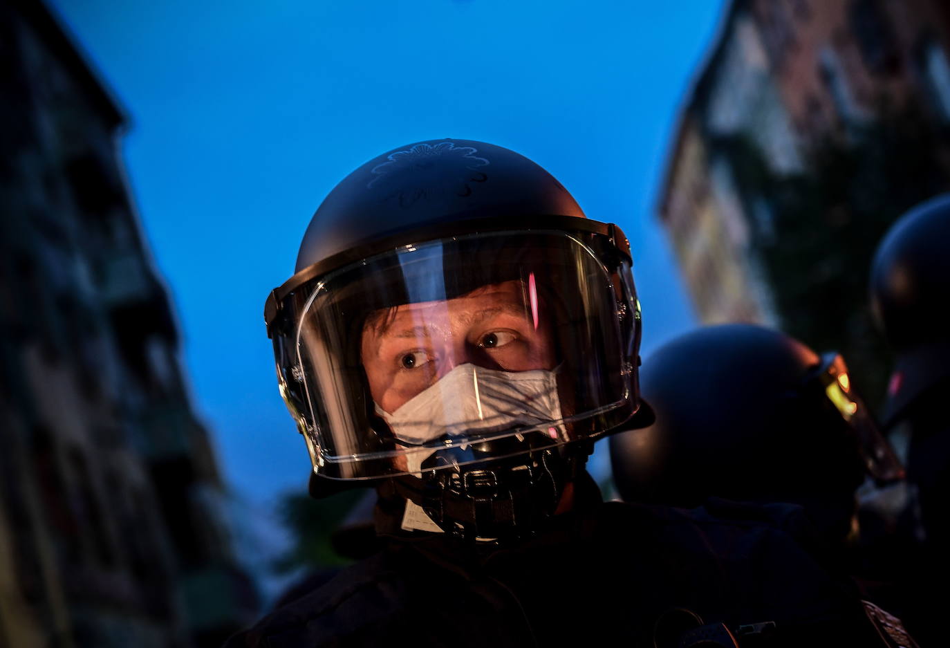 Las calles de todo el mundo se han llenado de las más variopintas mascarillas, desde las reivindicativas hasta la 'patriótica' mascarilla de la portavoz de Vox en el Congreso de los Diputados, Macarena Olona