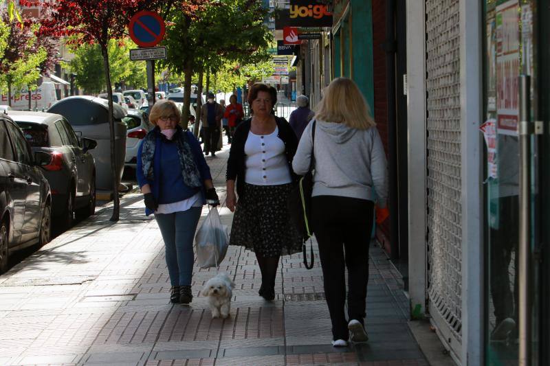 Desde las 6 de esta mañana, deportistas y paseantes reconquistaban las calles del Principado