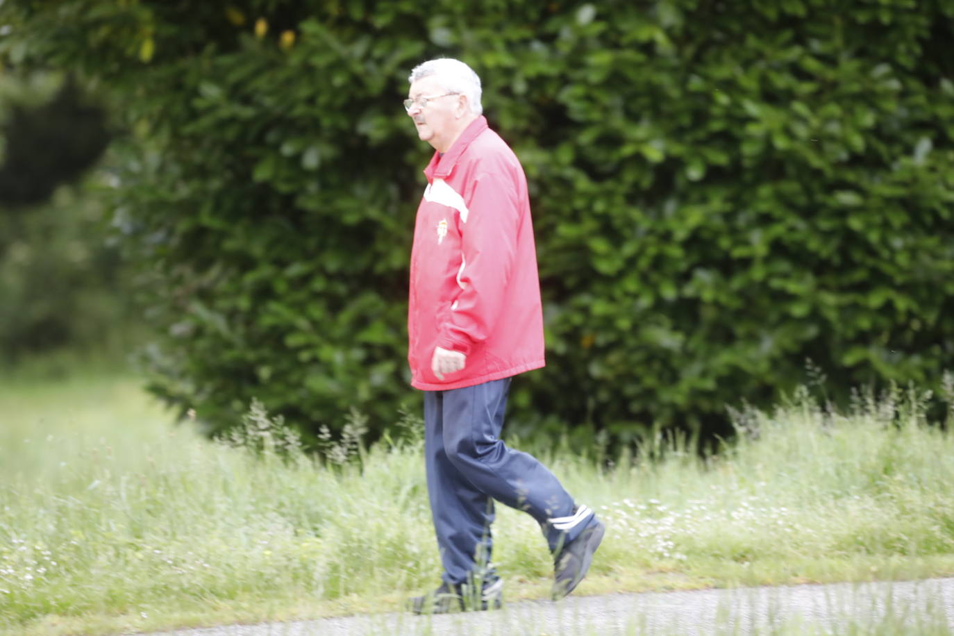 Desde las 6 de esta mañana, deportistas y paseantes reconquistaban las calles, paseos y playas tras más de 40 días confinados.