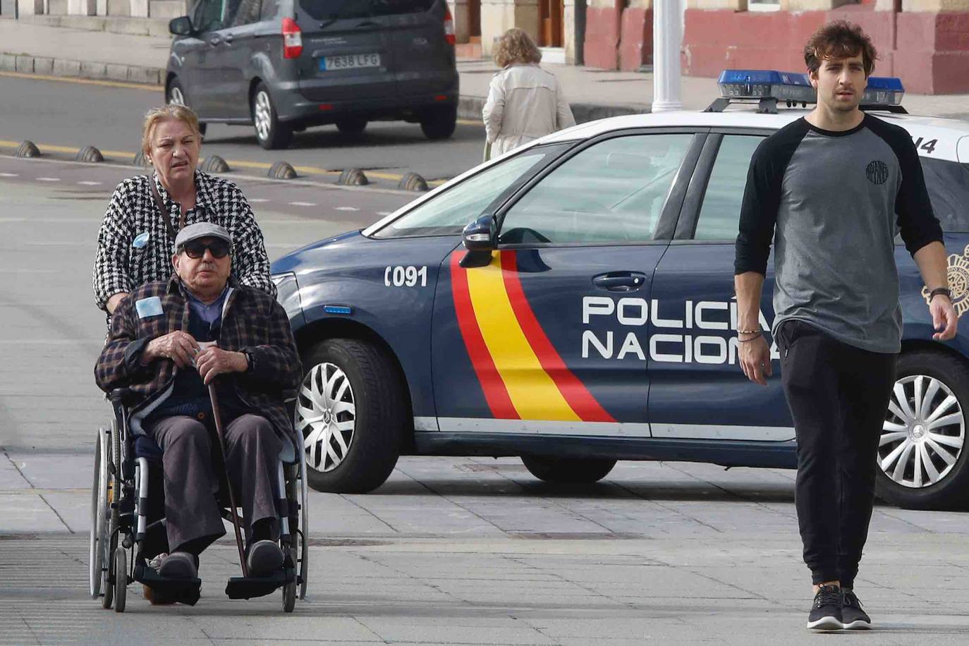 Desde las 6 de esta mañana, deportistas y paseantes reconquistaban las calles, paseos y playas tras más de 40 días confinados.