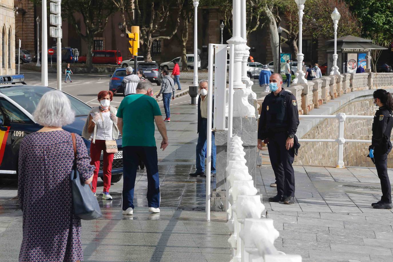 Desde las 6 de esta mañana, deportistas y paseantes reconquistaban las calles, paseos y playas tras más de 40 días confinados.