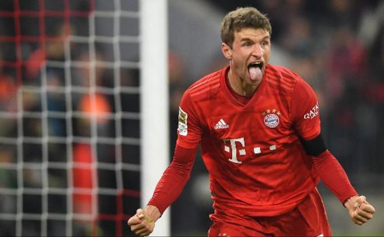 Thomas Müller celebra un gol con el Bayern. 