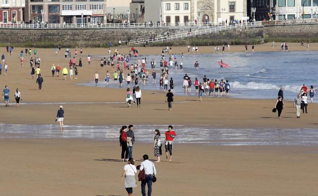 Sanidad permite reuniones de hasta 10 personas en casa o al aire libre desde el 11 de mayo