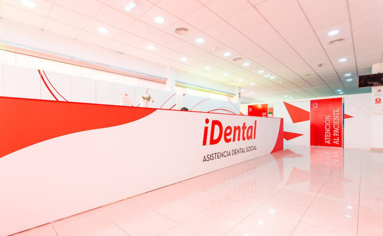 Condenan a una financiera por declarar morosa a una paciente de Idental en Gijón