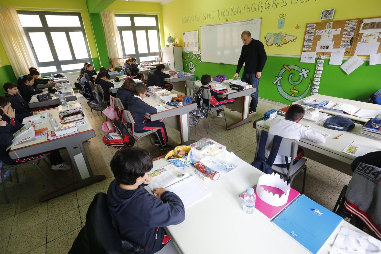 Un aula llena de alumnos, algo que tendrá que cambiar ahora. 