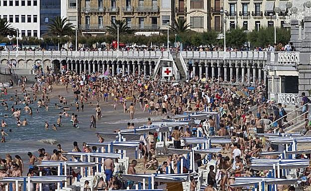 Cuánto tiempo sobrevive en el agua el coronavirus según sea salada, clorada...